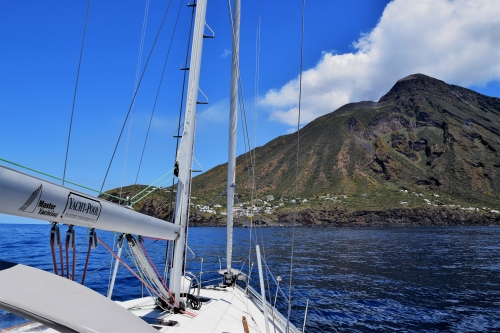 Stromboli - mit einem der aktivsten Vulkane weltweit Törnbericht Vorschaubild