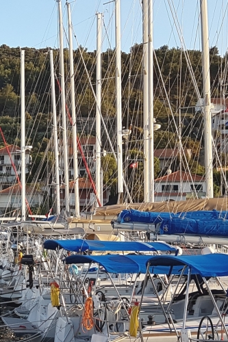 Ein Yachtclub wieder mit 7 Schiffen in Dalmatien … Törnbericht Vorschaubild